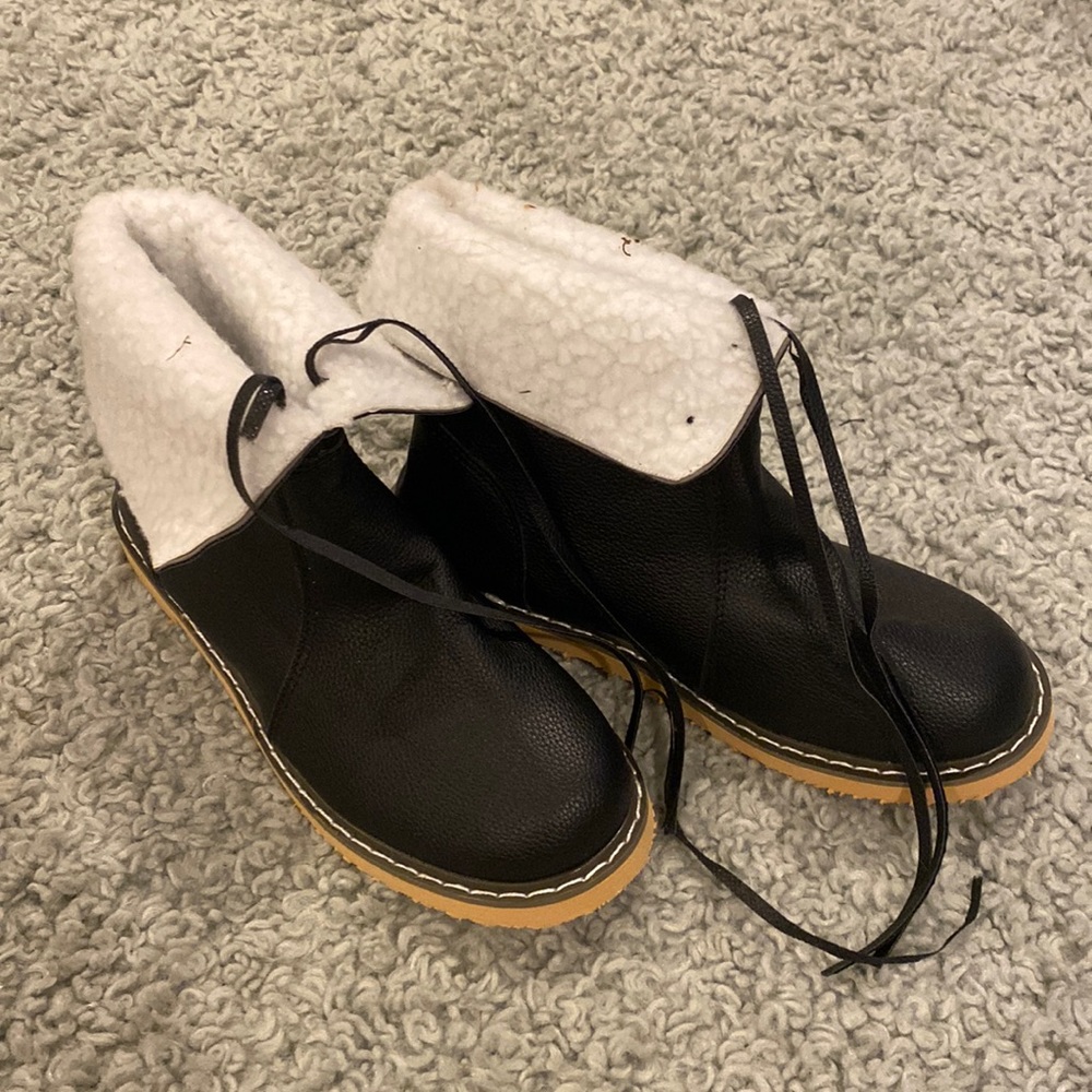 Thin leather with soft fur lining